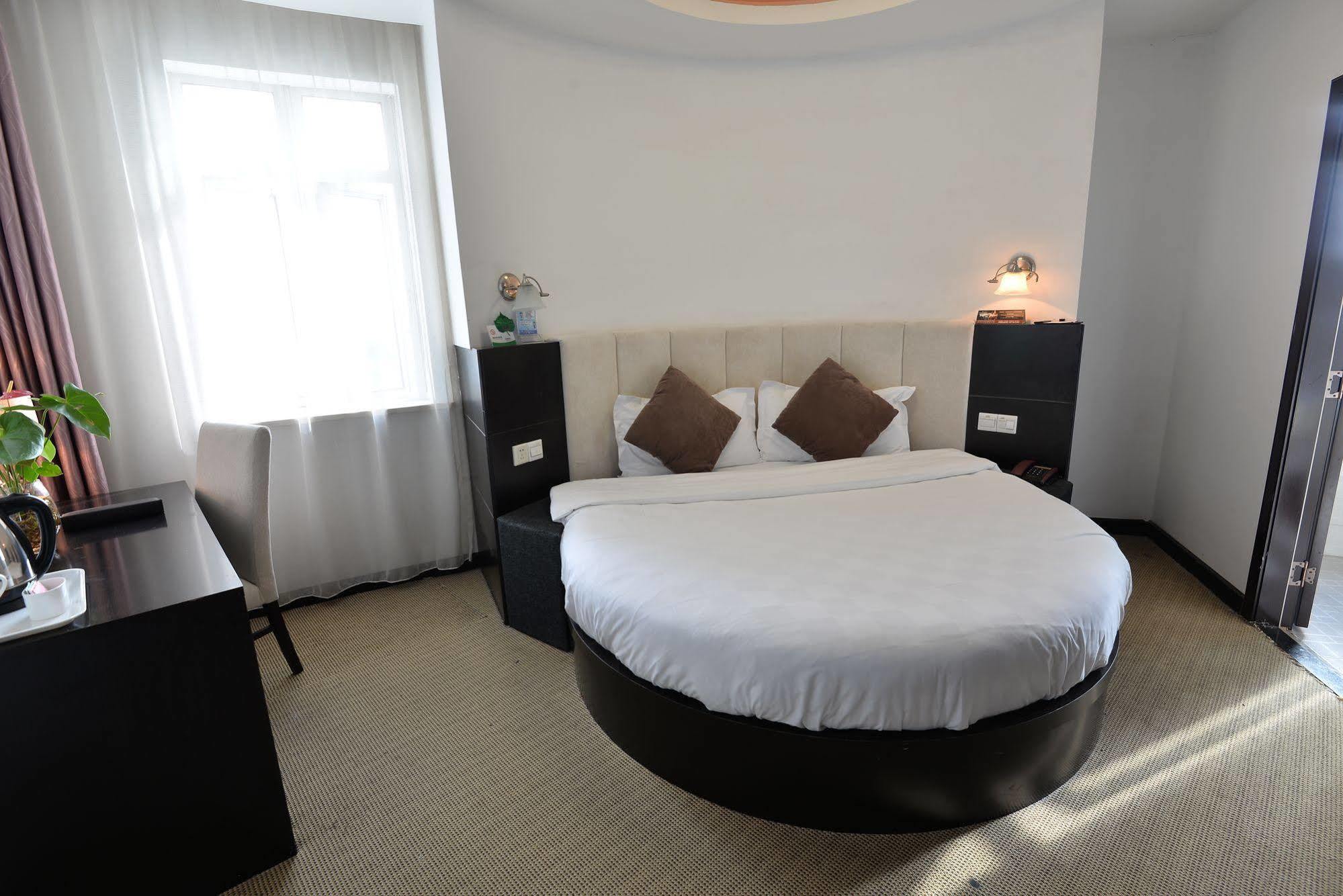 Shanghai Joyful Star Hotel-Free Shuttle Bus To Pudong Airport And Disneyland Extérieur photo